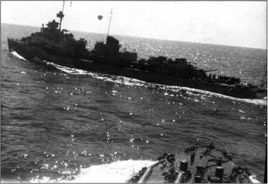 Иллюстрация к книге — Героические корабли Великой Отечественной [i_140.jpg]