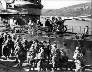 Иллюстрация к книге — Героические корабли Великой Отечественной [i_165.jpg]