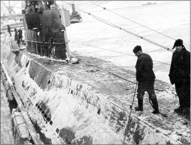 Иллюстрация к книге — Героические корабли Великой Отечественной [i_184.jpg]