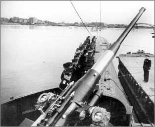 Иллюстрация к книге — Героические корабли Великой Отечественной [i_194.jpg]