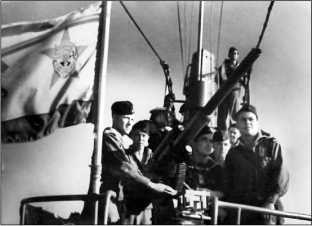 Иллюстрация к книге — Героические корабли Великой Отечественной [i_226.jpg]