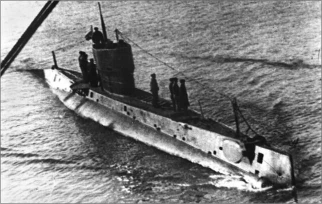 Иллюстрация к книге — Героические корабли Великой Отечественной [i_256.jpg]