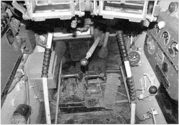 Иллюстрация к книге — Самоходные артиллерийские установки «Акация», «Тюльпан» и «Гиацинт» [i_045.jpg]