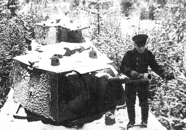 Иллюстрация к книге — Тяжёлый танк КВ в бою [i_017.jpg]
