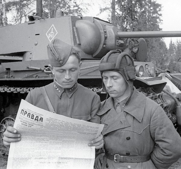 Иллюстрация к книге — Тяжёлый танк КВ в бою [i_020.jpg]