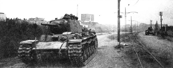 Иллюстрация к книге — Тяжёлый танк КВ в бою [i_049.jpg]