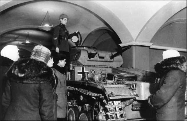 Иллюстрация к книге — Танки Блицкрига Pz.I и Pz.II [i_102.jpg]