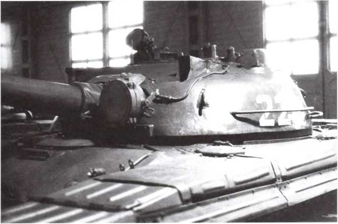 Иллюстрация к книге — Т-72. Уральская броня против НАТО [i_014.jpg]