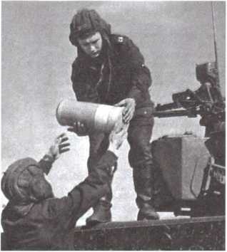 Иллюстрация к книге — Т-72. Уральская броня против НАТО [i_149.jpg]