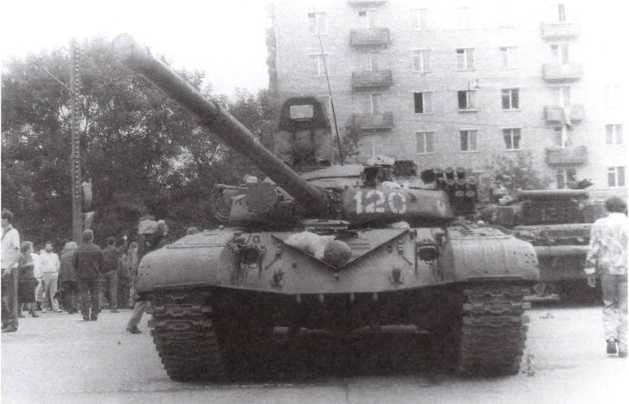 Иллюстрация к книге — Т-72. Уральская броня против НАТО [i_177.jpg]