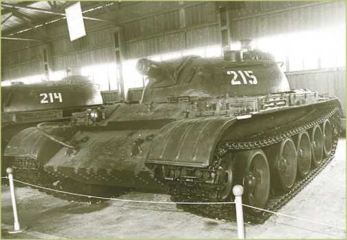 Иллюстрация к книге — Т-54 и Т-55. «Танк-солдат» [i_112.jpg]