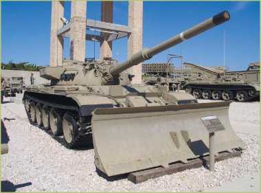 Иллюстрация к книге — Т-54 и Т-55. «Танк-солдат» [i_159.jpg]