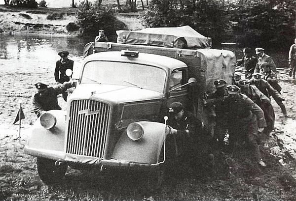 Иллюстрация к книге — Танковый блицкриг [i_019.jpg]