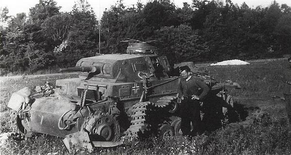 Иллюстрация к книге — Танковый блицкриг [i_075.jpg]