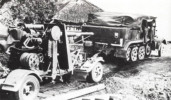 Иллюстрация к книге — Танковый блицкриг [i_128.jpg]