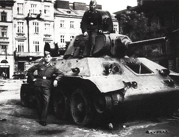 Иллюстрация к книге — Танковый блицкриг [i_296.jpg]