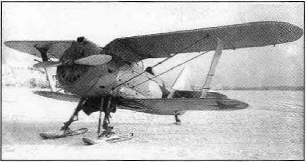 Иллюстрация к книге — Истребитель И-153 «Чайка» [i_033.jpg]