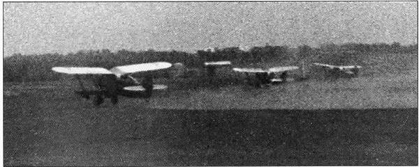 Иллюстрация к книге — Истребитель И-153 «Чайка» [i_040.jpg]