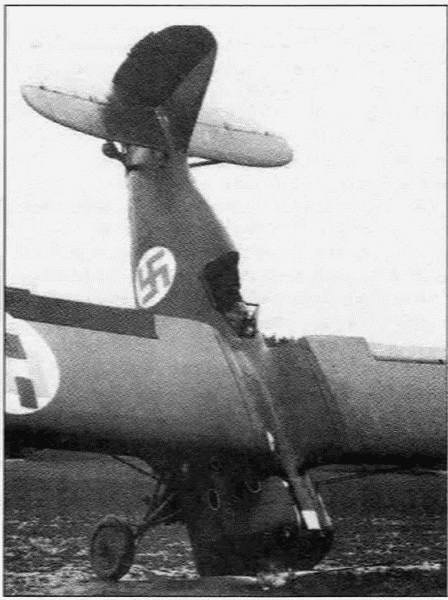 Иллюстрация к книге — Истребитель И-153 «Чайка» [i_070.jpg]