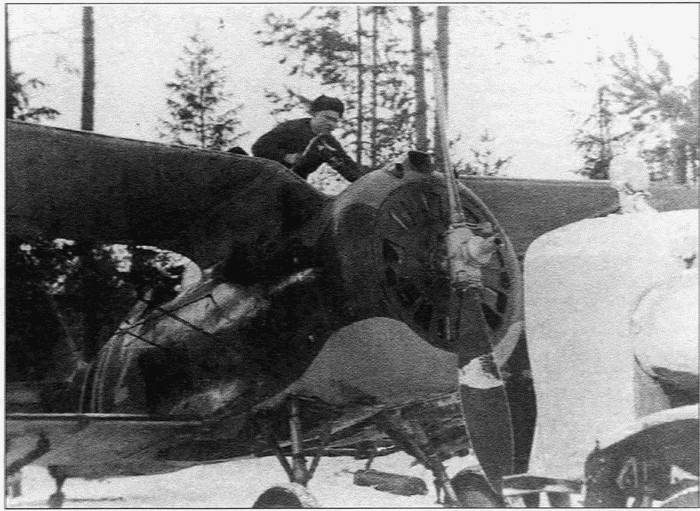 Иллюстрация к книге — Истребитель И-153 «Чайка» [i_074.jpg]