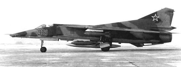 Иллюстрация к книге — Истребитель-бомбардировщик МиГ-27 [i_021.jpg]