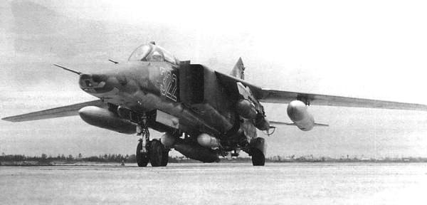 Иллюстрация к книге — Истребитель-бомбардировщик МиГ-27 [i_023.jpg]