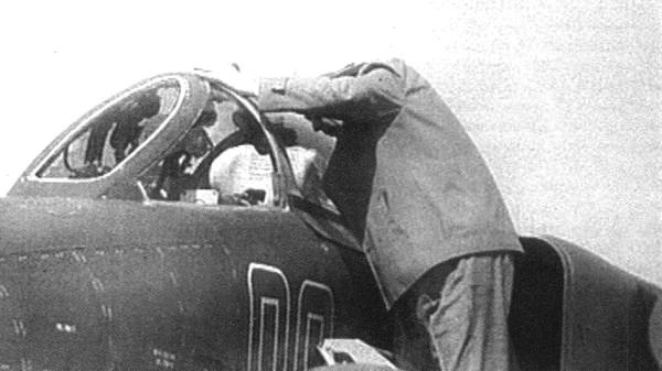 Иллюстрация к книге — Истребитель-бомбардировщик МиГ-27 [i_025.jpg]