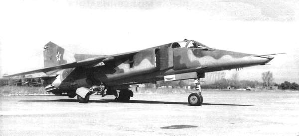 Иллюстрация к книге — Истребитель-бомбардировщик МиГ-27 [i_037.jpg]