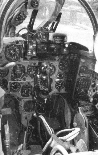 Иллюстрация к книге — Истребитель-бомбардировщик МиГ-27 [i_043.jpg]