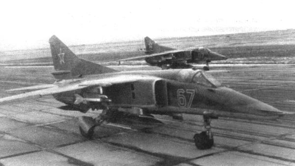 Иллюстрация к книге — Истребитель-бомбардировщик МиГ-27 [i_061.jpg]