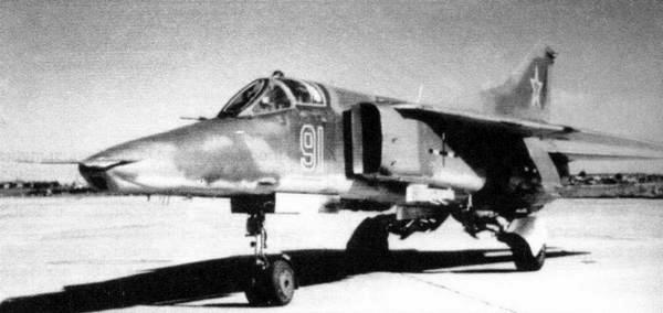 Иллюстрация к книге — Истребитель-бомбардировщик МиГ-27 [i_086.jpg]