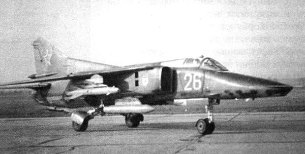 Иллюстрация к книге — Истребитель-бомбардировщик МиГ-27 [i_095.jpg]