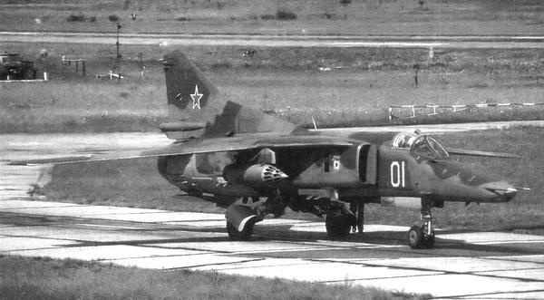 Иллюстрация к книге — Истребитель-бомбардировщик МиГ-27 [i_098.jpg]