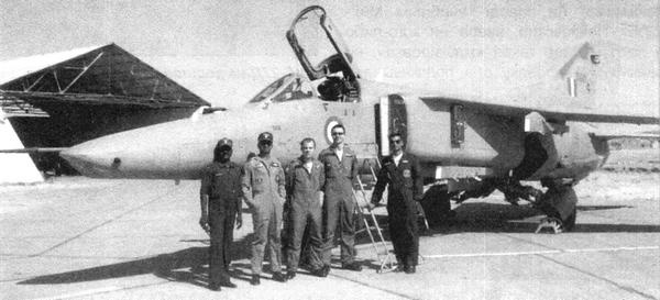 Иллюстрация к книге — Истребитель-бомбардировщик МиГ-27 [i_105.jpg]