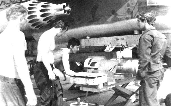 Иллюстрация к книге — Истребитель-бомбардировщик МиГ-27 [i_118.jpg]