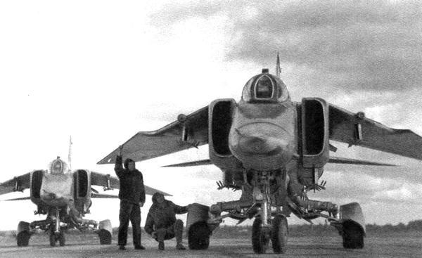 Иллюстрация к книге — Истребитель-бомбардировщик МиГ-27 [i_128.jpg]