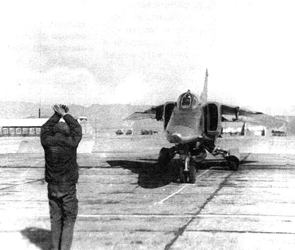 Иллюстрация к книге — Истребитель-бомбардировщик МиГ-27 [i_132.jpg]