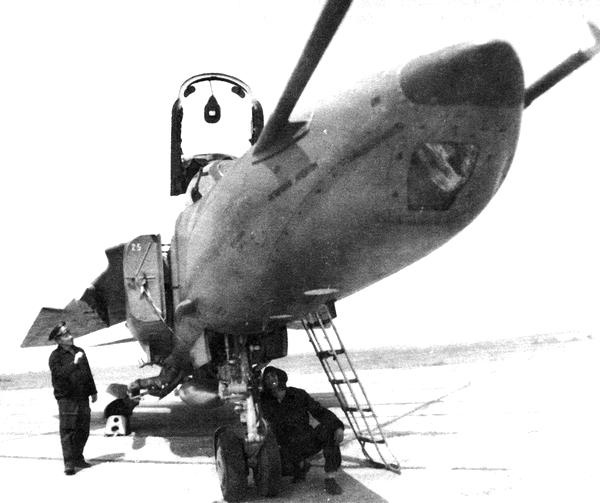 Иллюстрация к книге — Истребитель-бомбардировщик МиГ-27 [i_138.jpg]