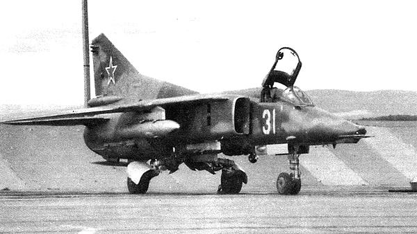 Иллюстрация к книге — Истребитель-бомбардировщик МиГ-27 [i_144.jpg]