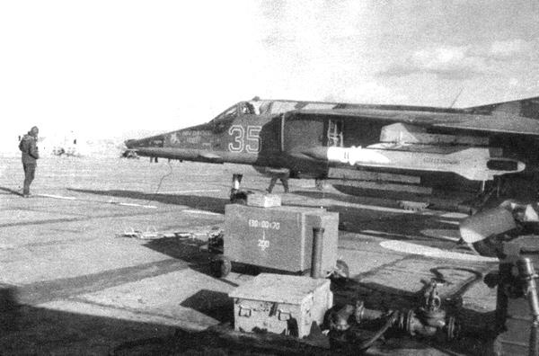 Иллюстрация к книге — Истребитель-бомбардировщик МиГ-27 [i_146.jpg]