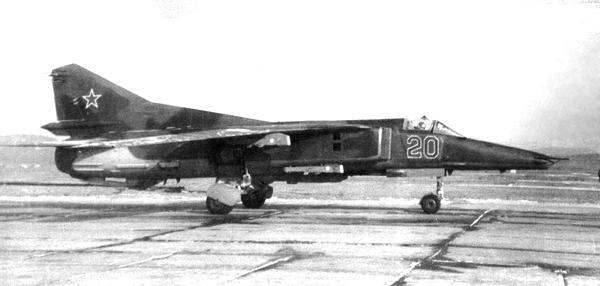 Иллюстрация к книге — Истребитель-бомбардировщик МиГ-27 [i_160.jpg]