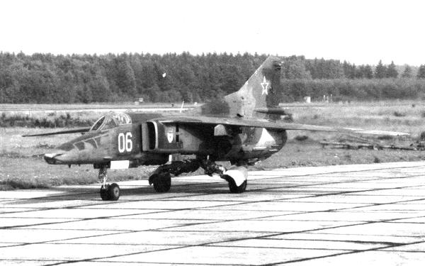 Иллюстрация к книге — Истребитель-бомбардировщик МиГ-27 [i_166.jpg]