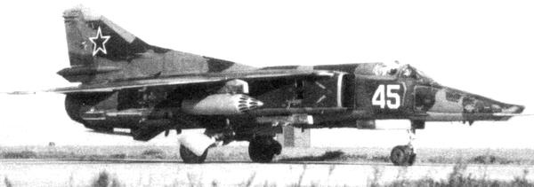 Иллюстрация к книге — Истребитель-бомбардировщик МиГ-27 [i_172.jpg]