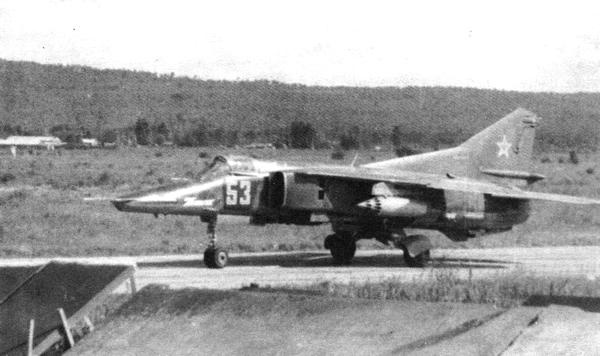 Иллюстрация к книге — Истребитель-бомбардировщик МиГ-27 [i_189.jpg]