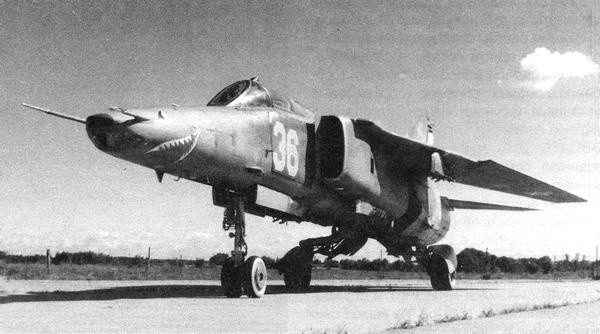 Иллюстрация к книге — Истребитель-бомбардировщик МиГ-27 [i_191.jpg]