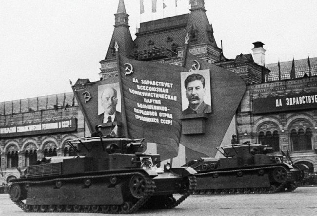 Иллюстрация к книге — Сухопутные линкоры Сталина [i_043.jpg]