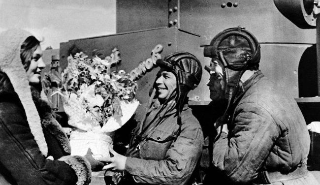 Иллюстрация к книге — Сухопутные линкоры Сталина [i_103.jpg]