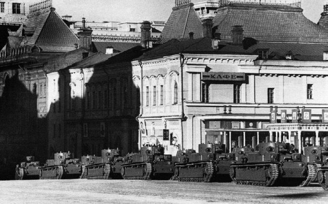 Иллюстрация к книге — Сухопутные линкоры Сталина [i_108.jpg]