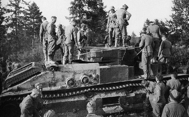 Иллюстрация к книге — Сухопутные линкоры Сталина [i_120.jpg]