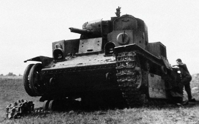 Иллюстрация к книге — Сухопутные линкоры Сталина [i_127.jpg]